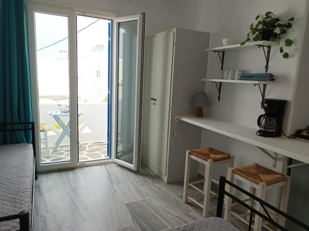 Athina'S Blue Studios Науса Екстер'єр фото