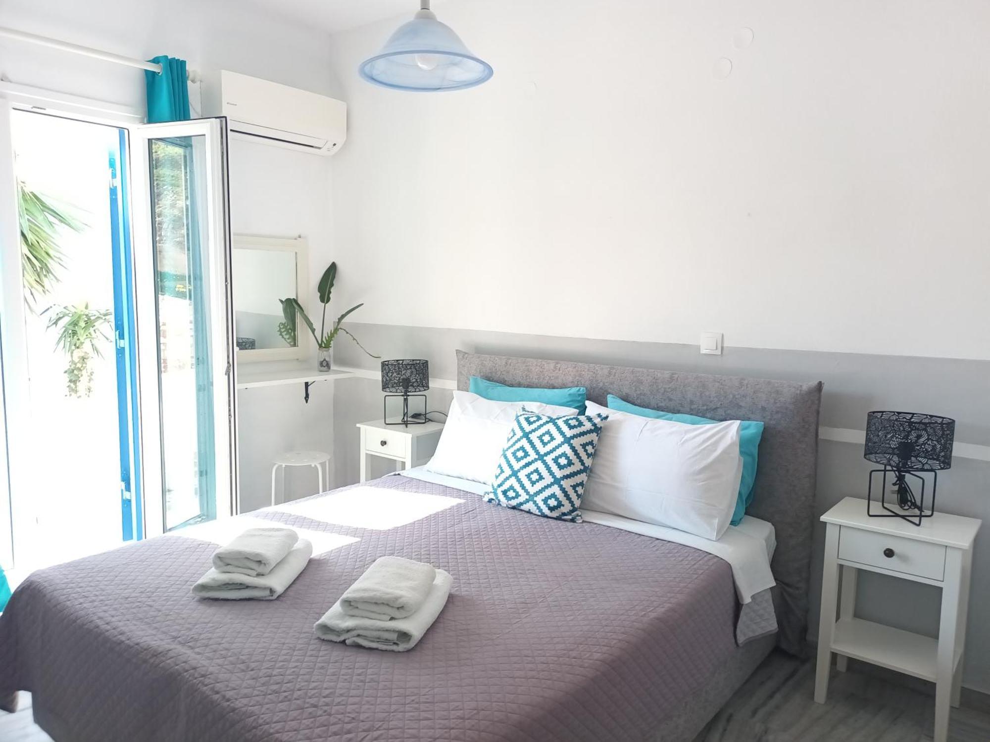 Athina'S Blue Studios Науса Екстер'єр фото
