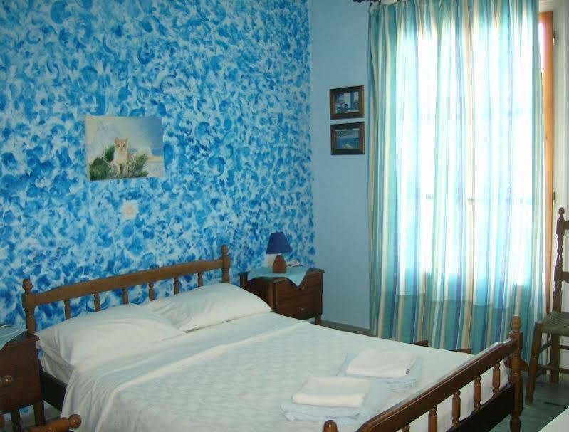 Athina'S Blue Studios Науса Екстер'єр фото