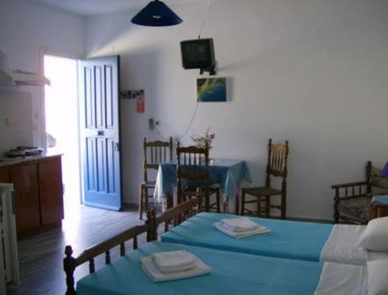 Athina'S Blue Studios Науса Екстер'єр фото